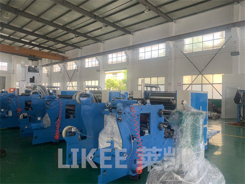 주문 LKWP-980 Pop Up Wax Paper Folding Machine for Household Kitchen Baked Cutting Packaging online manufacture