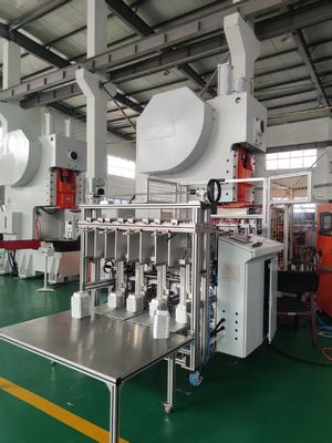 주문 LK-T63 Aluminum Foil Container Making Machine with Automatic Scrap Recycling 19KW Motor Power and 38~70 Times/min Working Speed online manufacture