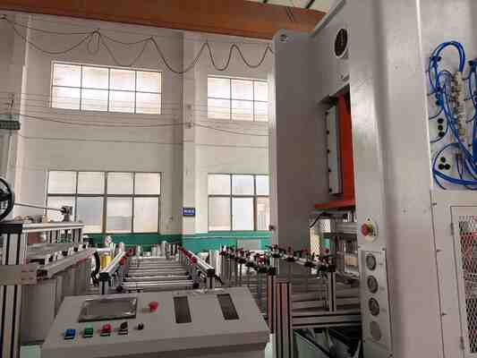 주문 LK-T80 알루미늄 호일 용기 기계 테이크 아웃 여러 칸 일회용 online manufacture