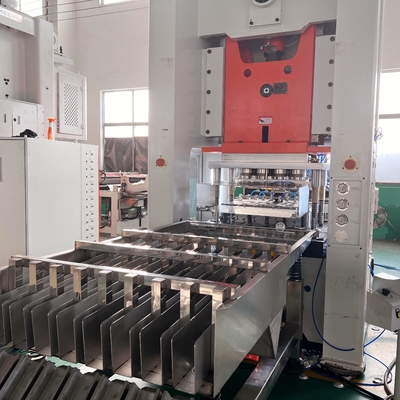 알루미늄 포일 컨테이너 만드는 기계 12000 PC / 시간 출력 전기 380V 50HZ 3 단계 14500kg 귀하의 요구 사항에 대한